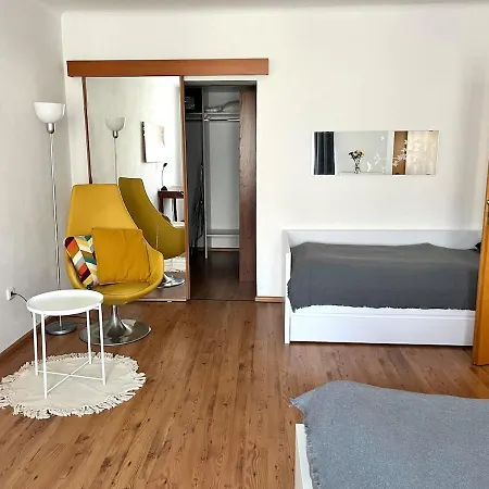 Beautiful Historical Place Apartment *