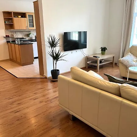 Beautiful Historical Place Apartment *